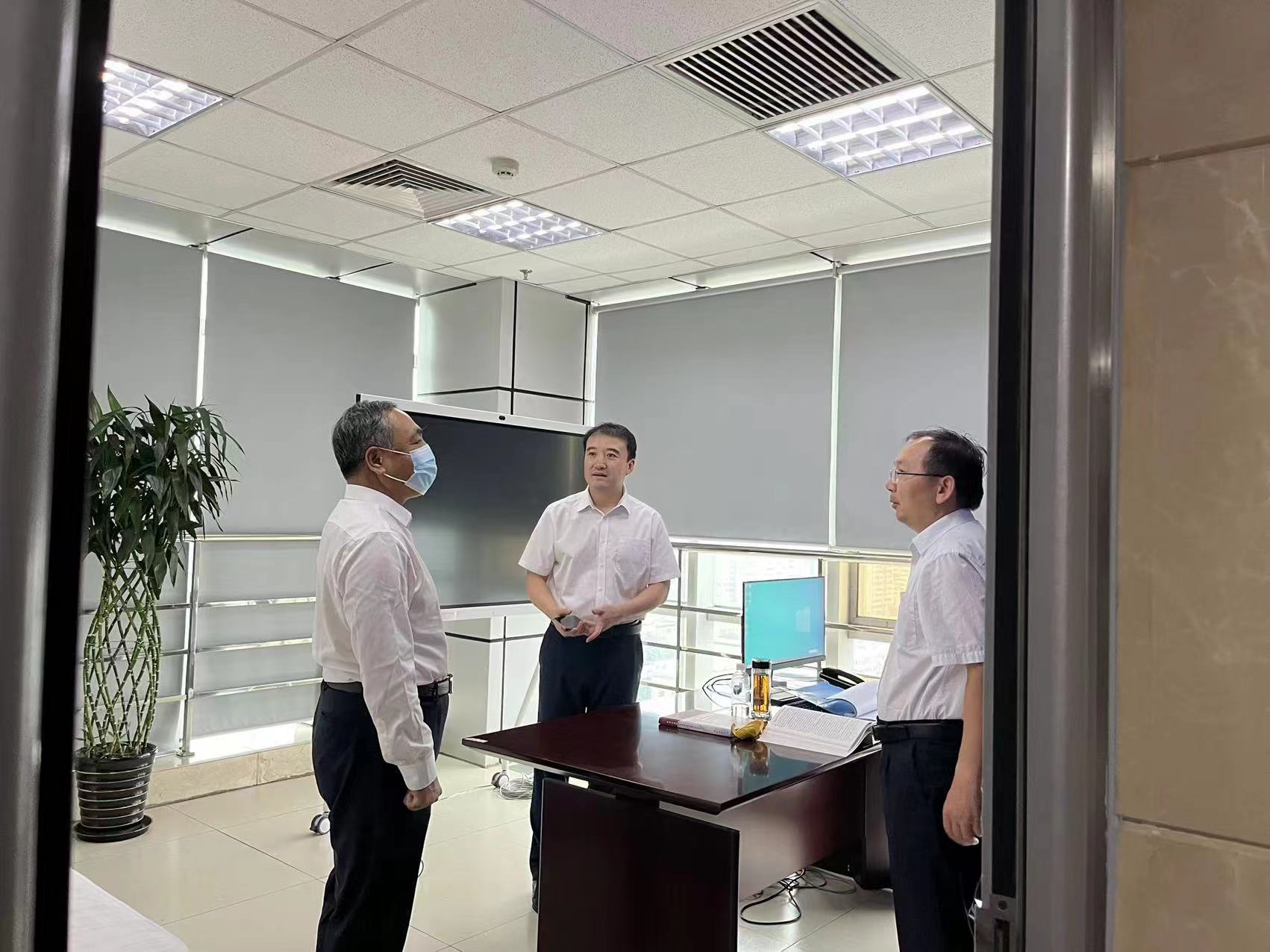 贾书记2.jpg